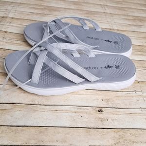 Sage + Simple Women's Gray Lightweight Strappy Flip Flop Sandals Sz 8